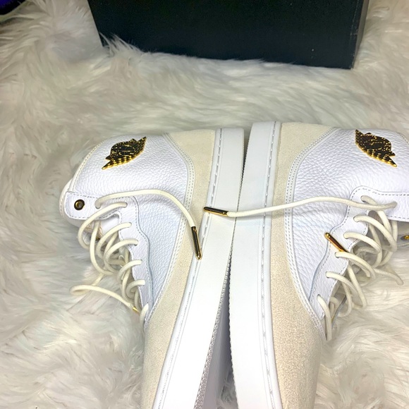 Like New- Cream/White/Gold Jordan Jasmine Suede & Leather 7Y/8.5 - Picture 4 of 10